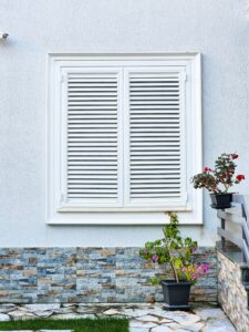 plantation shutters for bay windows